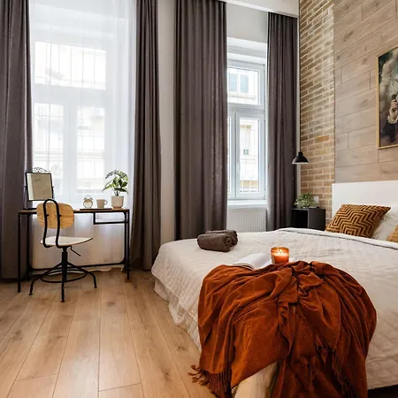 Chic Urban Retreat- Near Opera & Basilica アパート