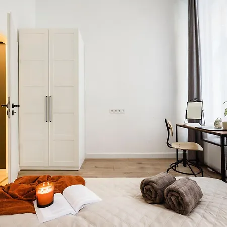 Apartment Chic Urban Retreat- Near Opera & Basilica