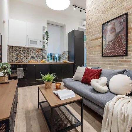 アパート Chic Urban Retreat- Near Opera & Basilica ブダペスト