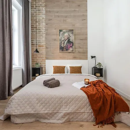 Apartment Chic Urban Retreat- Near Opera & Basilica